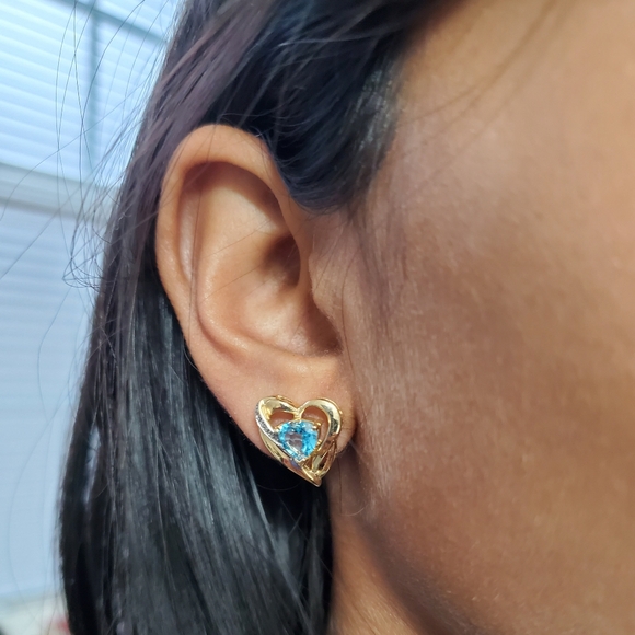 Watch Video / 14K Gold Heart Diamond Earrings / December Born. - Picture 6 of 16